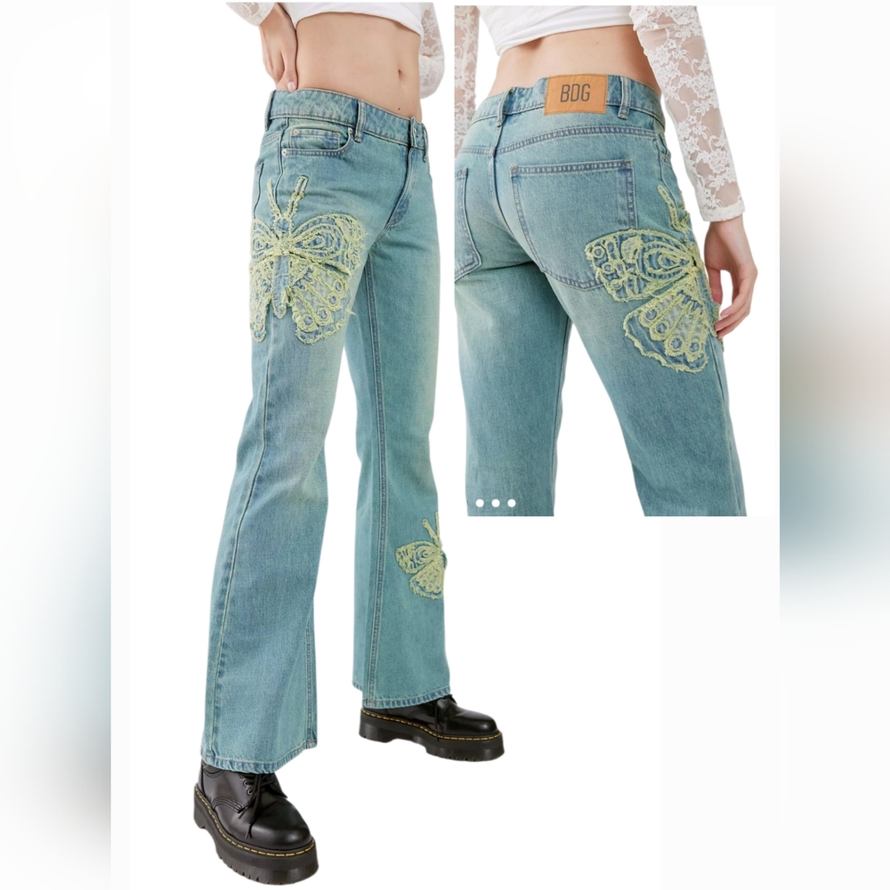 BDG Low-Rise Flare Jean Butterfly Applique. Women's Size: Waist 25x31 Inseam.